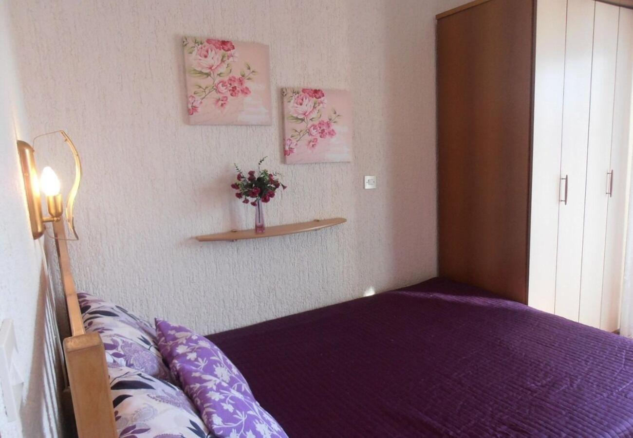 Apartment Dragica Малинска Экстерьер фото