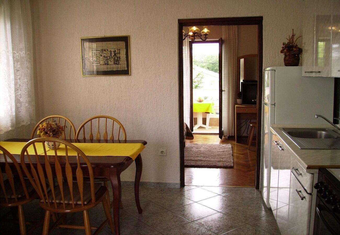 Apartment Dragica Малинска Экстерьер фото