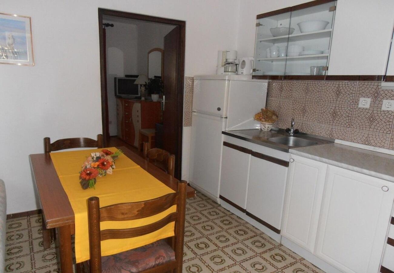 Apartment Dragica Малинска Экстерьер фото