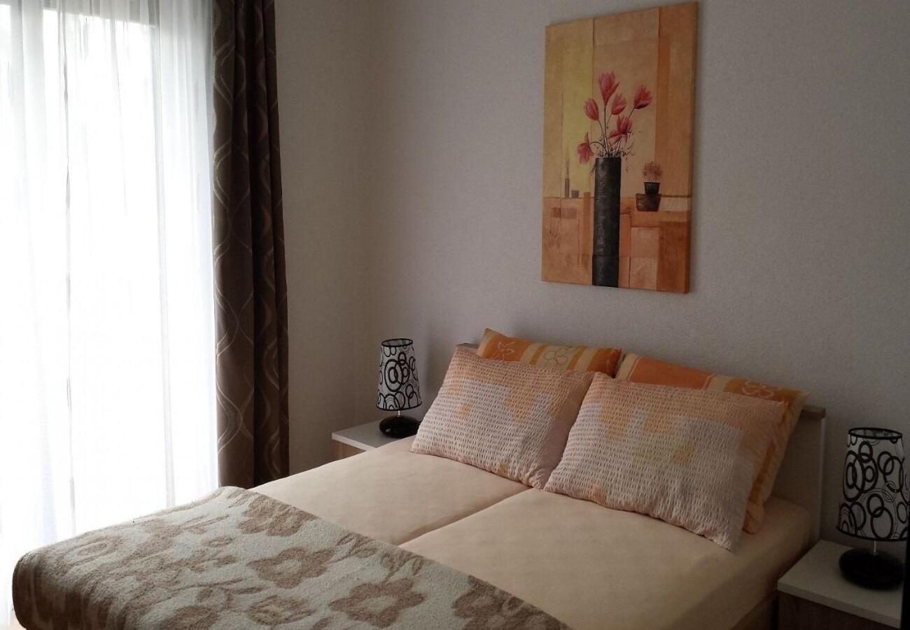 Apartment Dragica Малинска Экстерьер фото