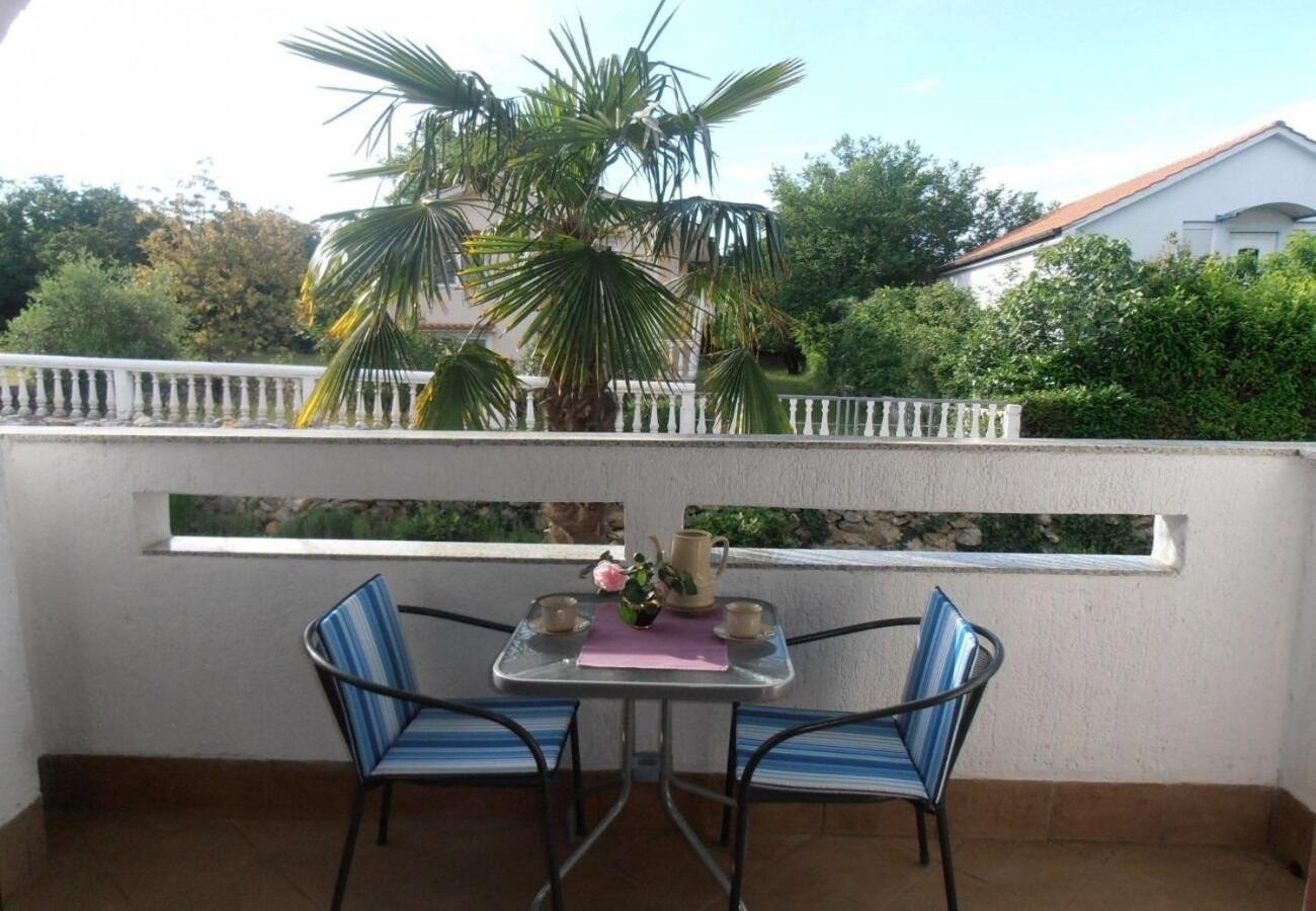 Apartment Dragica Малинска Экстерьер фото