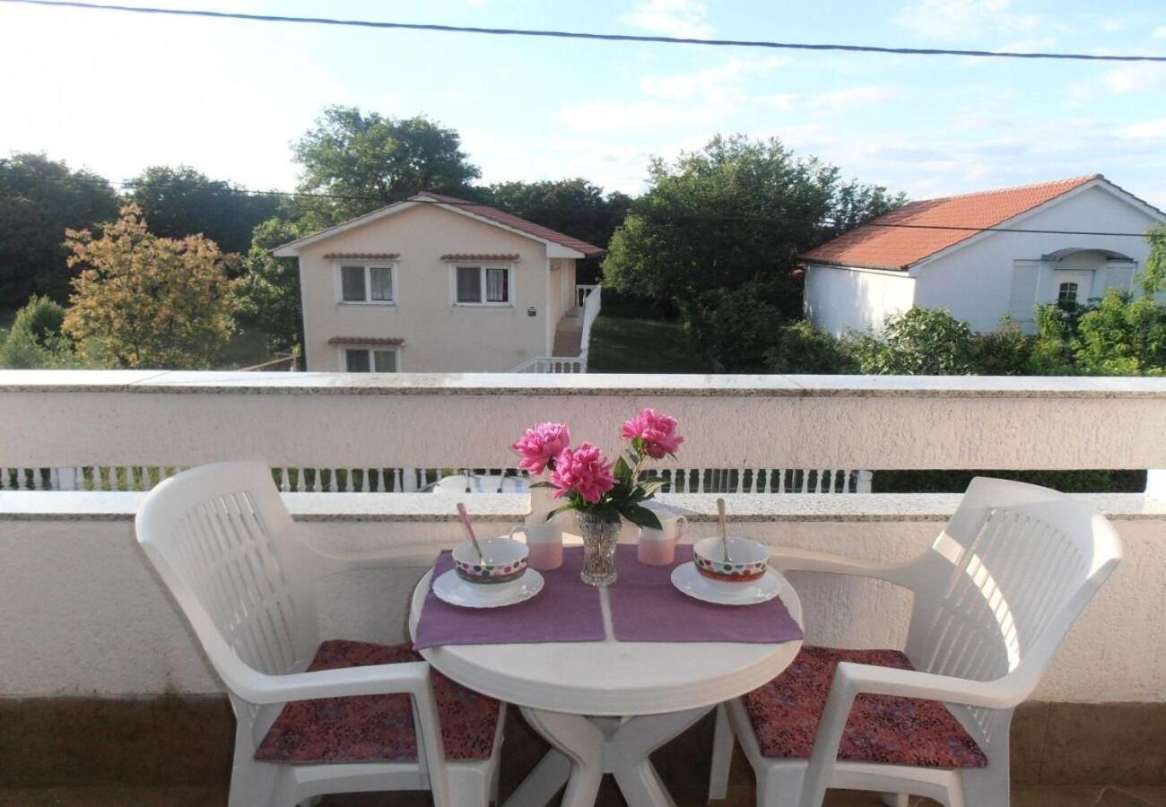 Apartment Dragica Малинска Экстерьер фото